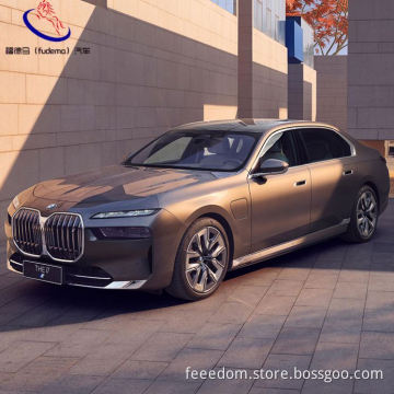 2023 بدلة فاخرة صينية BWM I7 4 عجلات سيارة كهربائية للبالغين